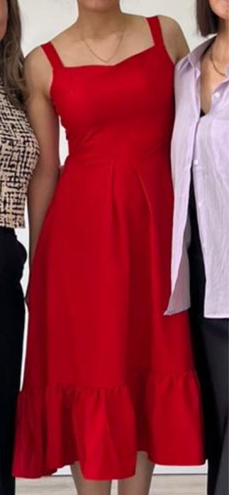 Продается платье,броюки.Все по 3000 тг.