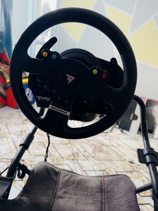 Волан с педали и седалка / Симулатор Trustmaster TMX