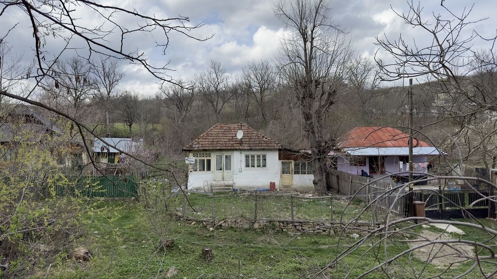 Vand casa si teren de 700mp2
