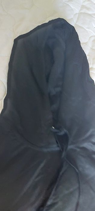 Rochie neagra, cu gluga,  maneci scurte