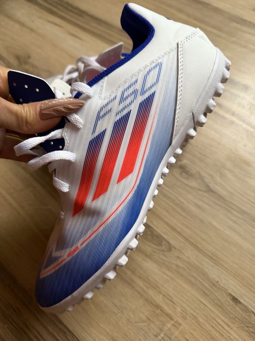 Оригинални стоножки Adidas F50 Club TF! 41 н
