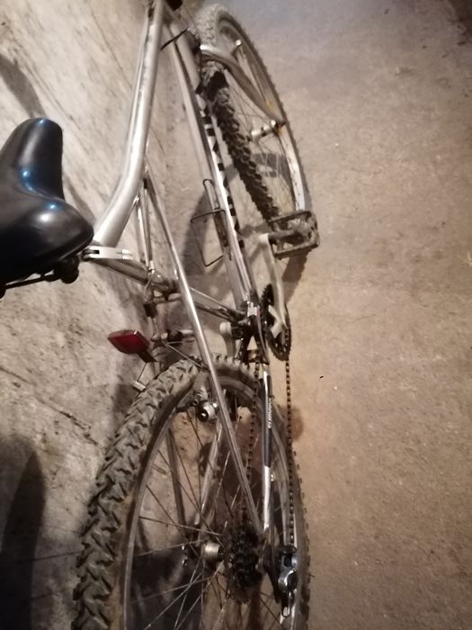 Всичко си работи цена 75евро