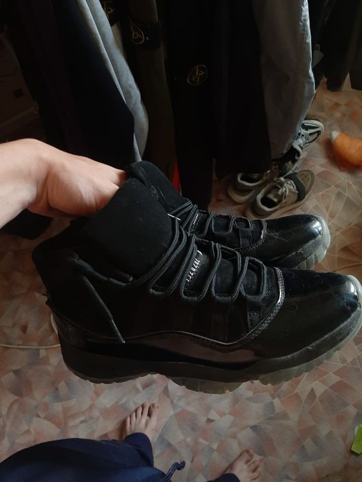 Jordan 11 total black