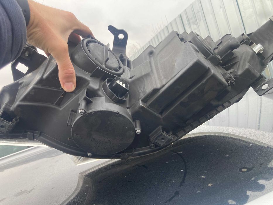 Десен фар хонда сивик 9та генерация