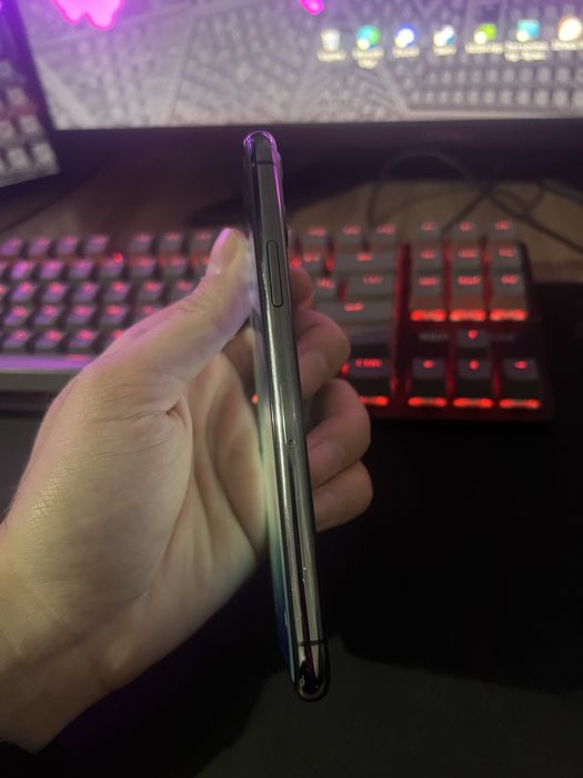 Продам IPhone 11 pro 256гб