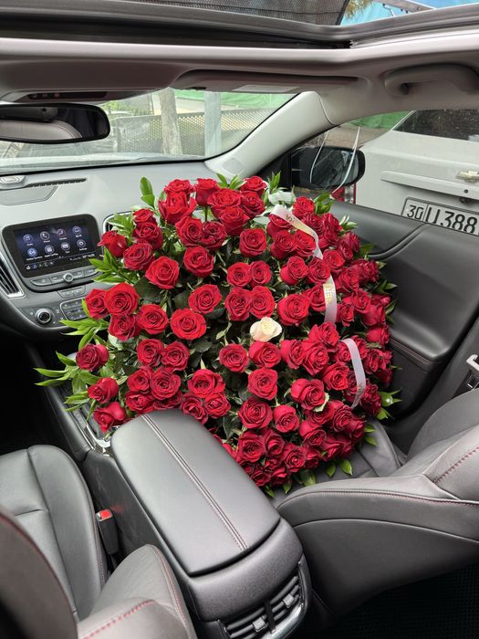 Живой гуллар сотилади