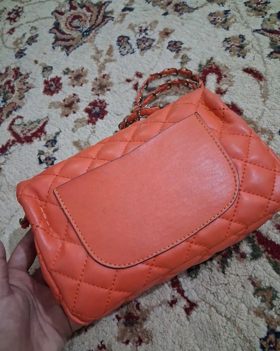 Chanel sumka sotiladi