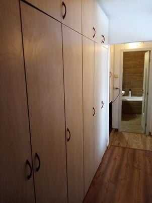 Închiriez apartament cu 3 camere