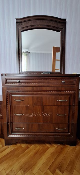 Спальный гарнитур