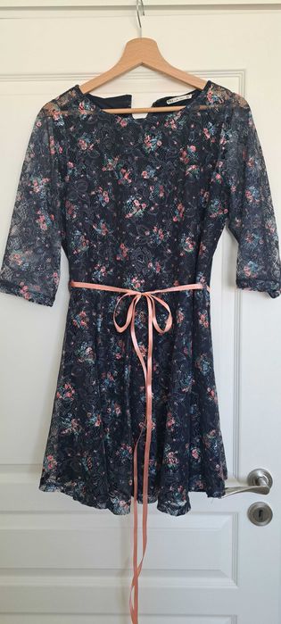 Дамска дантелена рокля LC WAIKIKI 44 размер