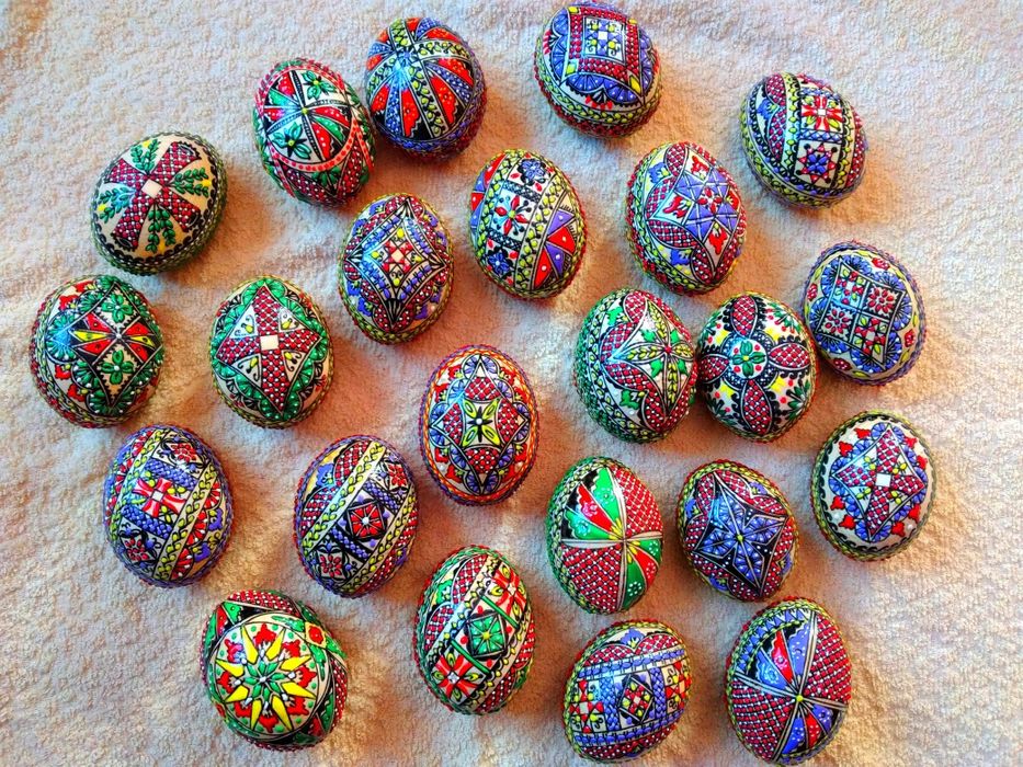 Ouă de lemn incondeiate