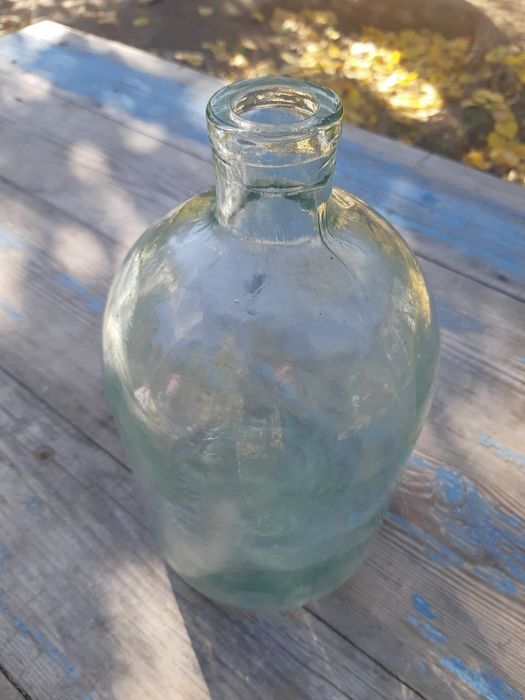 Старинная бутыль