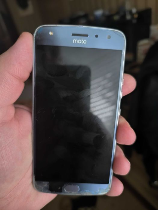 Продавам motorola x4 за 25 евро