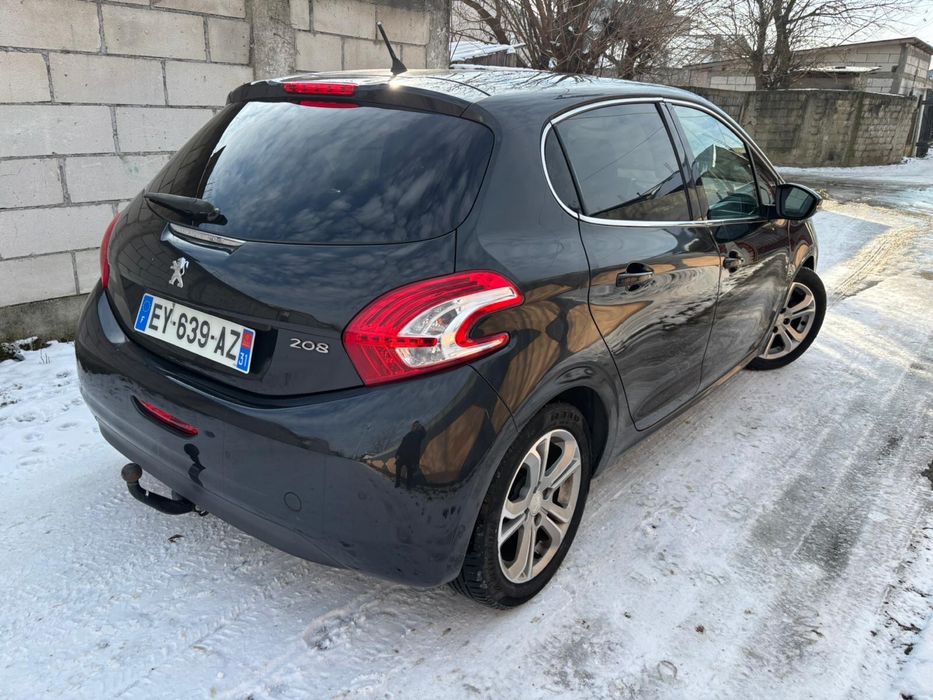 Peugeot 208 2012 1.6i