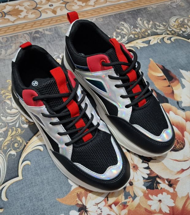 Кроссовка женский