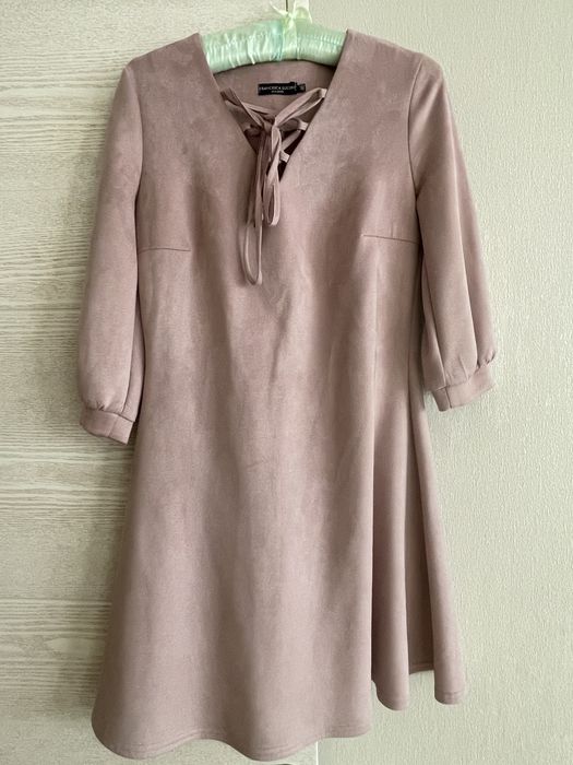 Продам женские платья новые