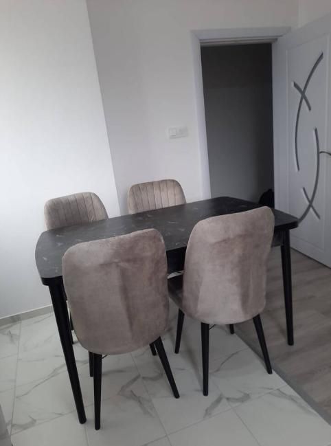 Дава се под наем Тристаен апартамент в Пловдив, Въстанически - 92 кв.м за 550 € - Снимка #1