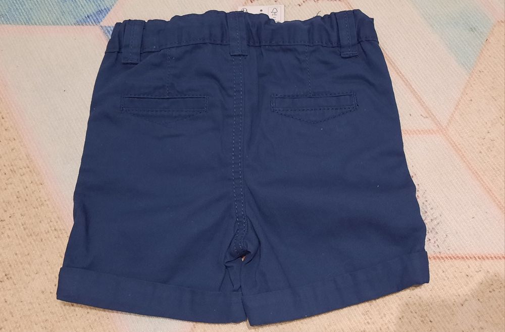 Pantaloni scurti/bemude pentru baietei