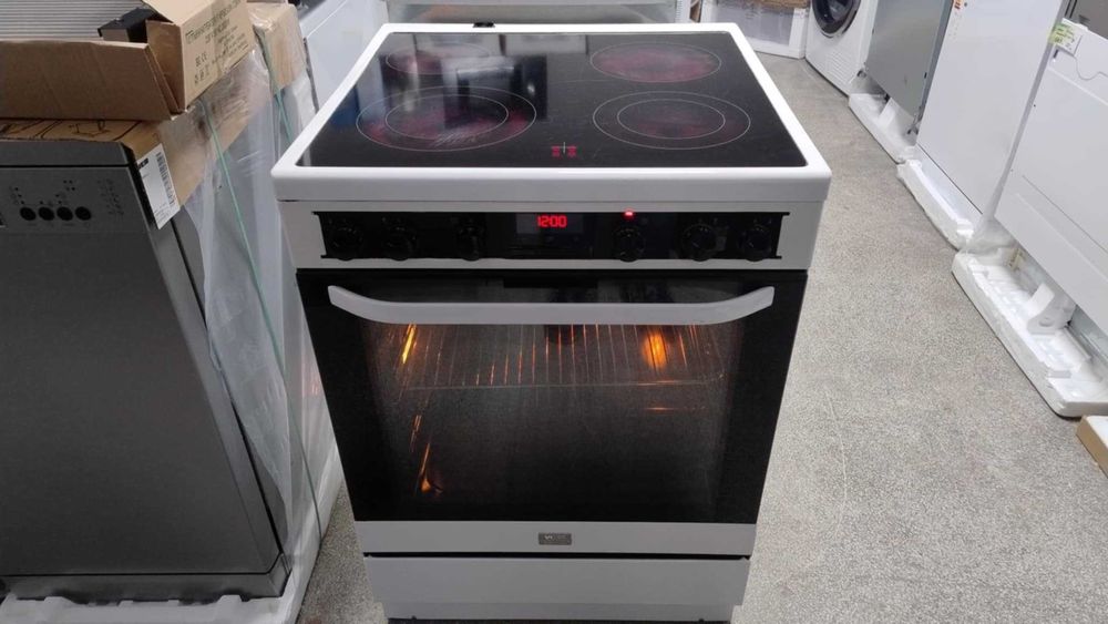 А+ Готварска печка с керамичен плот Electrolux-Електролукс 74 л