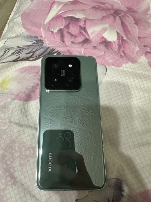 Телефон xiaomi 14 pro