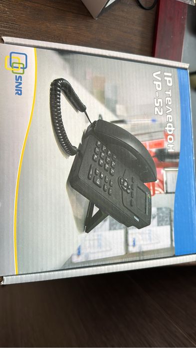 Продам коммутатор ТР-Link и IP-Телефон VP-52