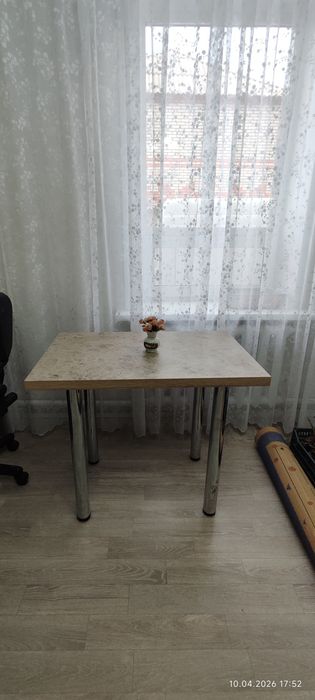 стол.  обеденный, новый