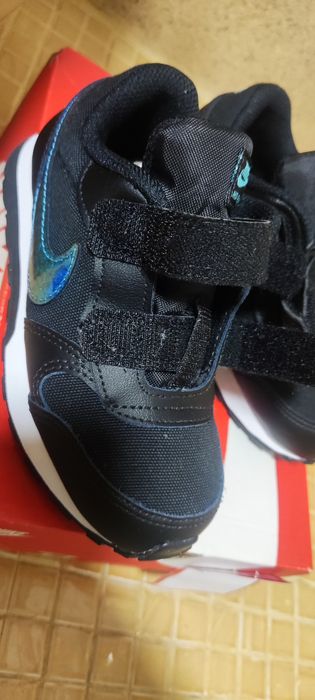 Детские кроссовки