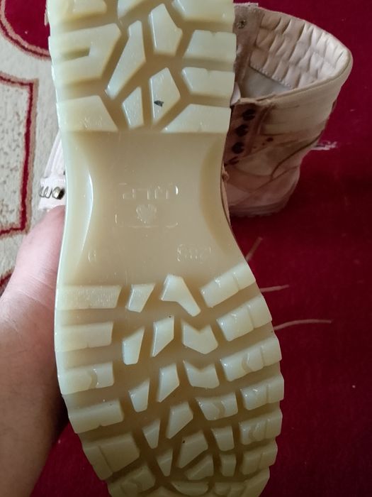 Продам берцы песочного цвета