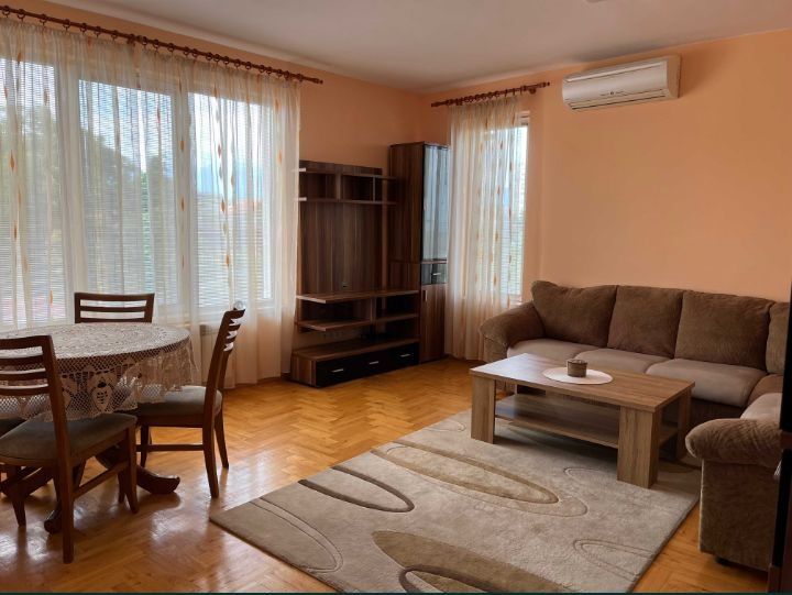 Дава се под наем Двустаен апартамент в София, Младост 2 - 65 кв.м за 612 € - Снимка #2