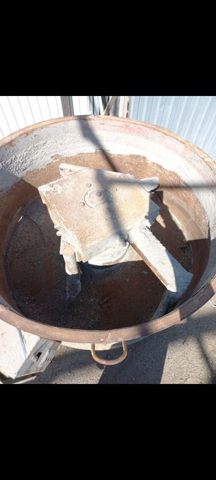 Бетономешалка принудительного типа