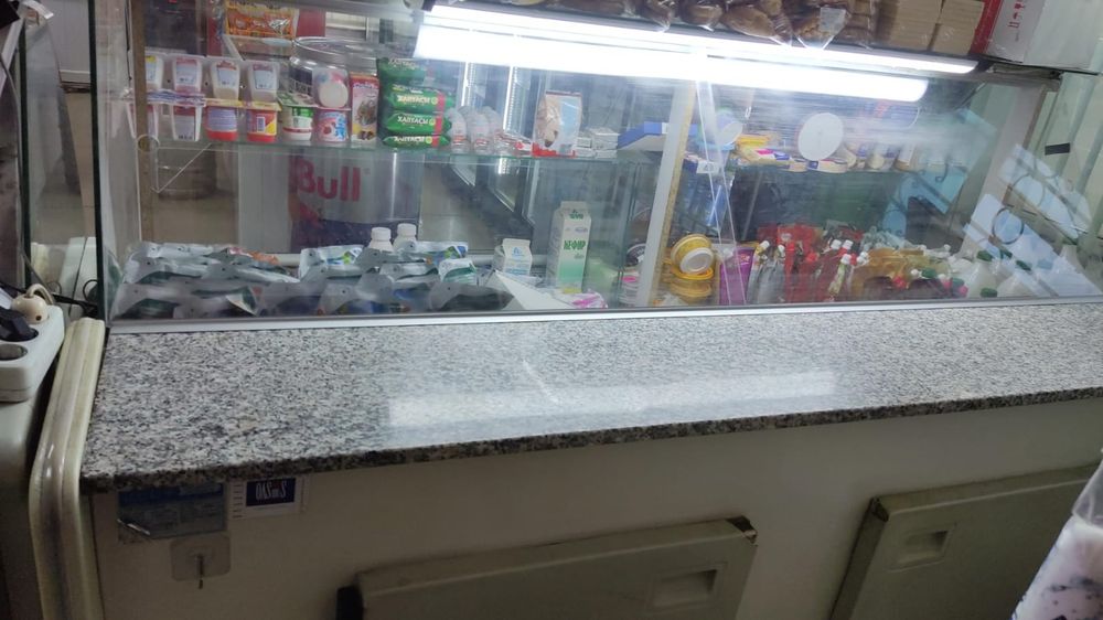 Продам холодильную ветрину