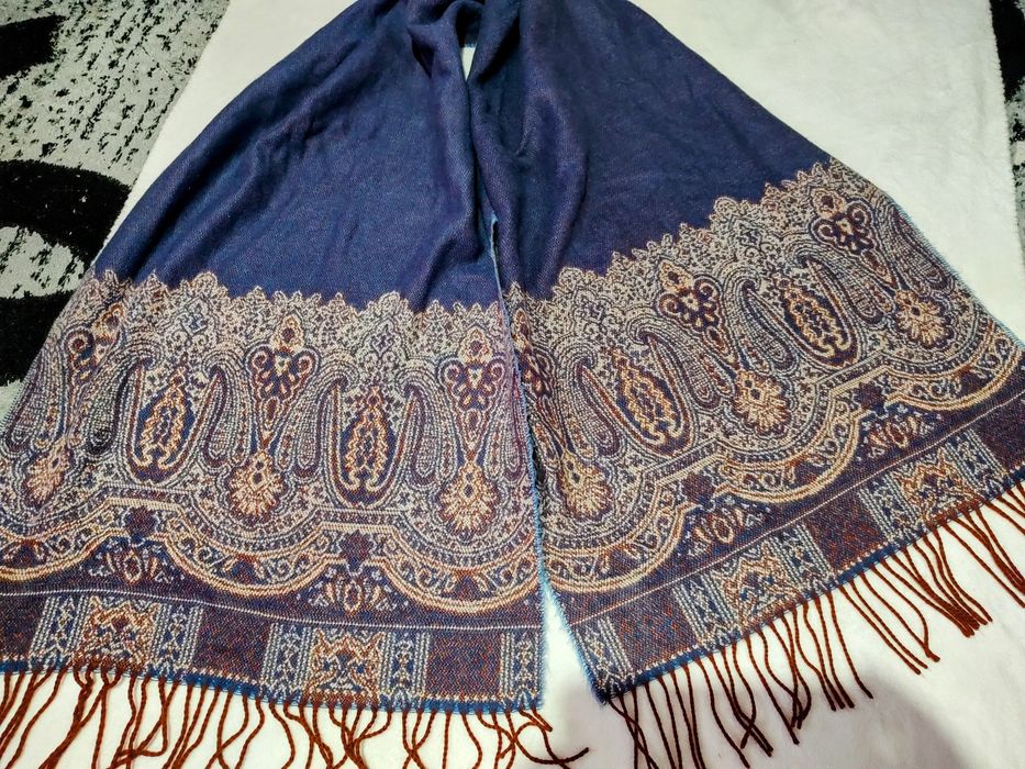 FULAR elegant,din lână naturală de merinos.