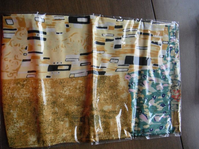 Копринен шал "Целувката" на Г. Климт и елегантен портфейл