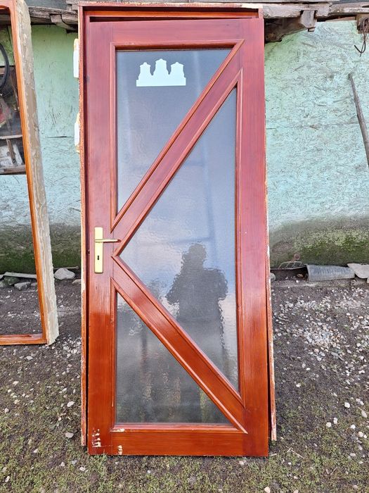 Uși de interior, din lemn esență brad