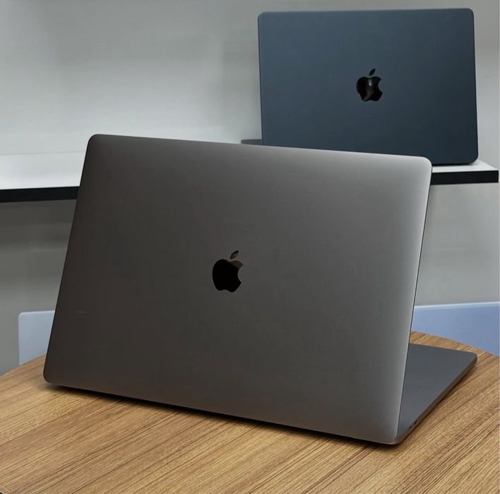 macbook pro 2020 - Laptopuri oferte online | OLX.ro