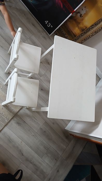 Продам детский стол стульчиками