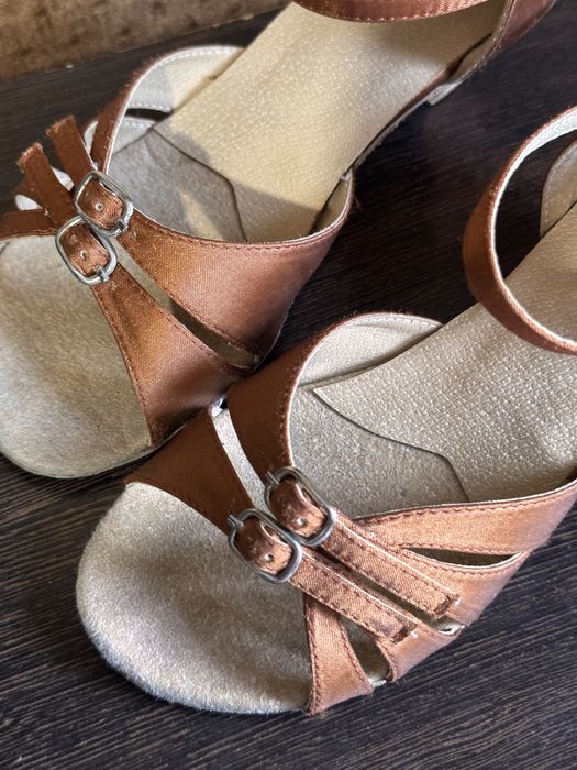 Туфли бальные танцы 30-31р