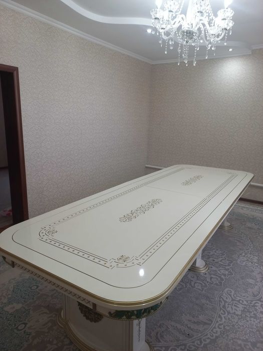 Стол гостинный продам