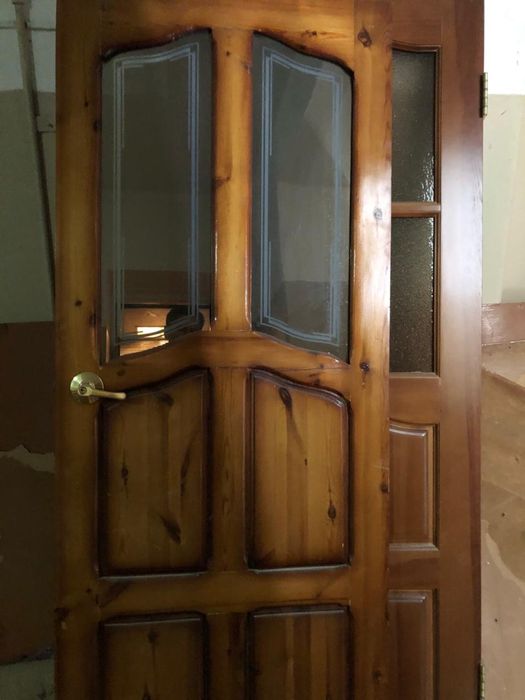 Продам двери деревянные