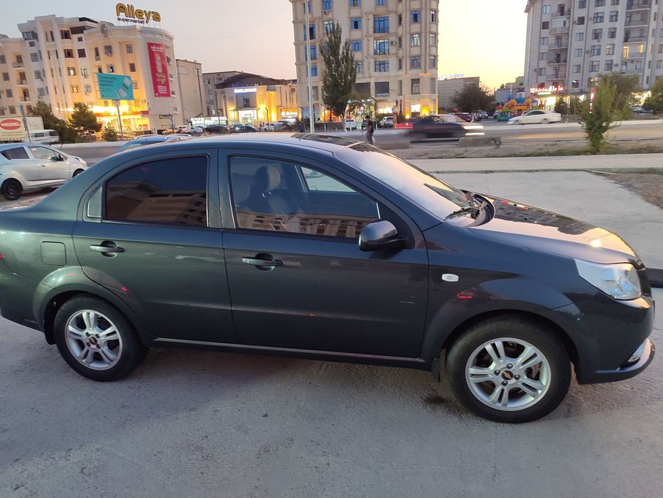 Нексия 3 сотилади