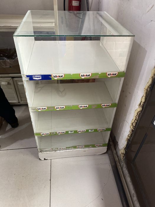 Шкафы и тумбочки