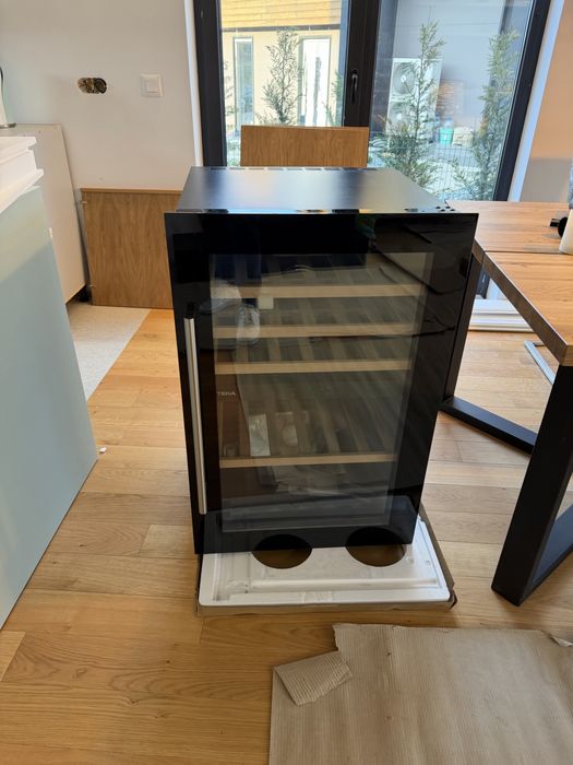 Охладител за вино , колонен за вграждане Teka RVI 20046