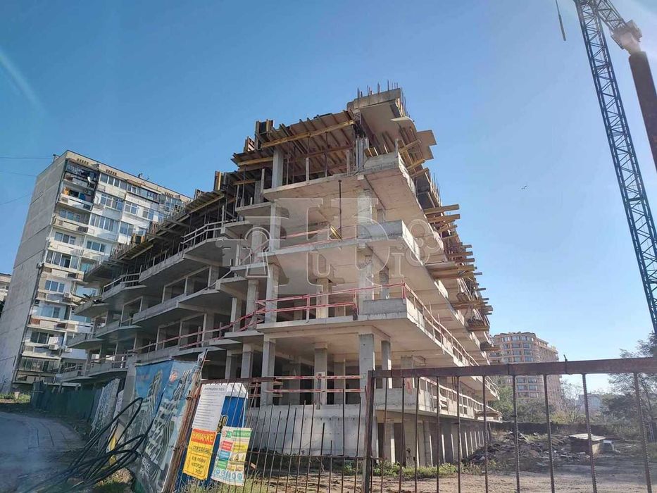 Продава се Двустаен апартамент в Варна, Възраждане 1 - 62 кв.м за 1051 €/кв.м - Снимка #2