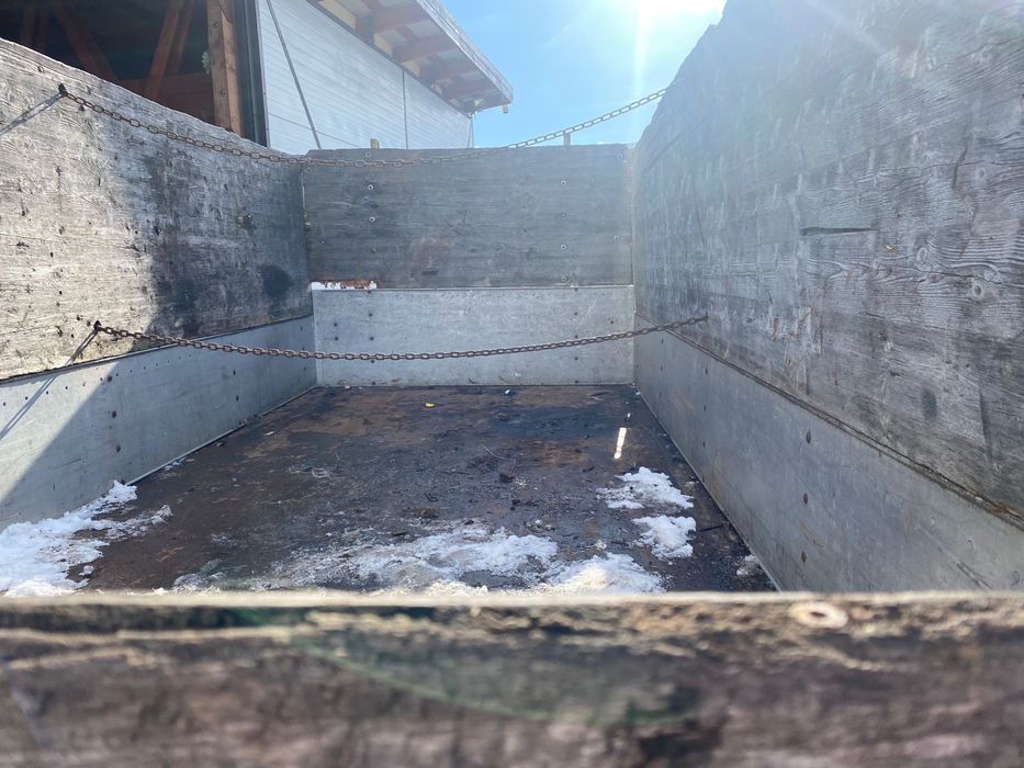 Remorca basculabila pe 3 parti 12 tone