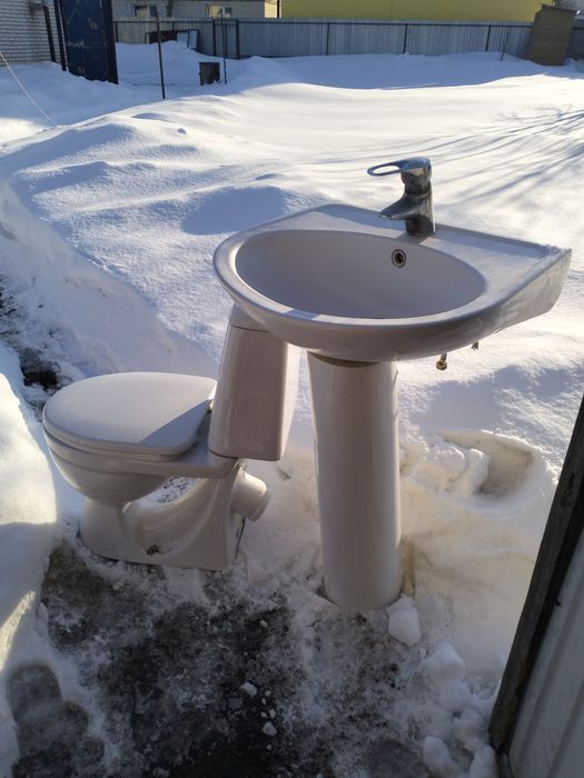 унитаз, раковина и ванная