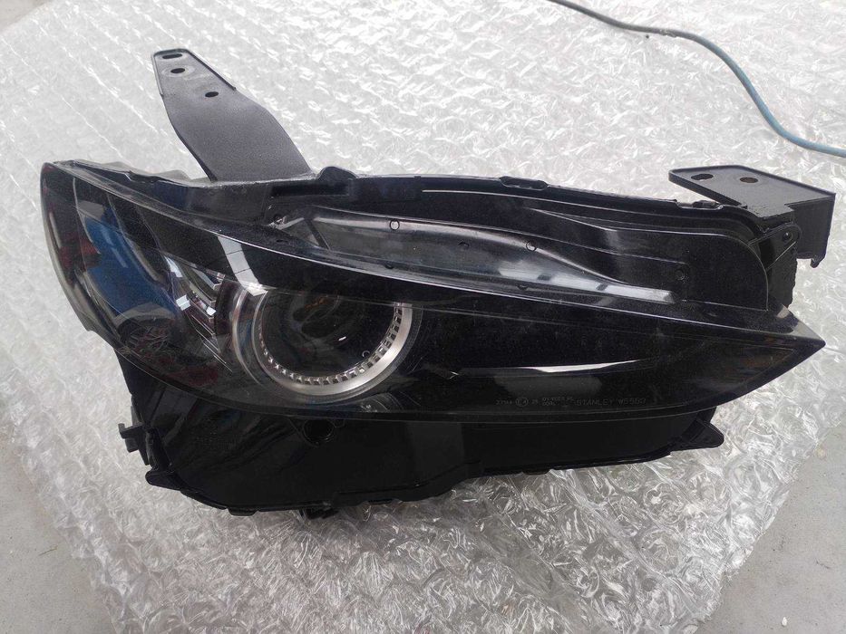Десен фар за Mazda CX-30