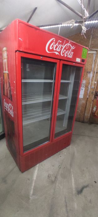 Холодильник двухдверный стеклянный