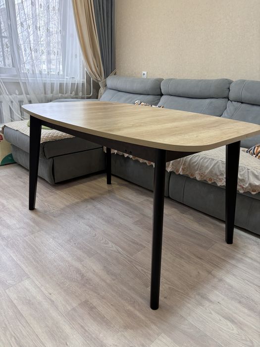 Продам стол из натурального дерева