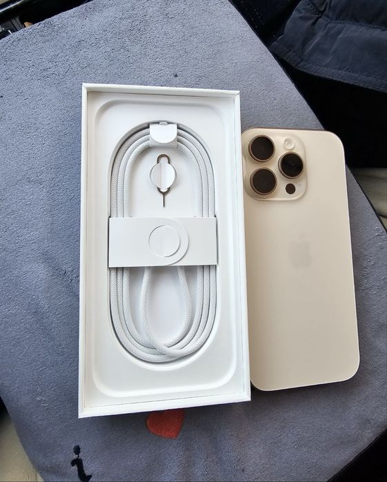 Продам Айфон 16 про