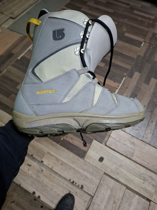 Boots snowboards 42,5 eur